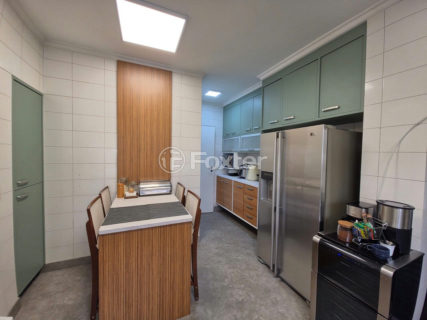 Image 8 - 1022987