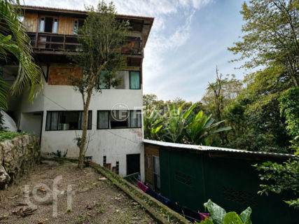 Image 42 - 1023323