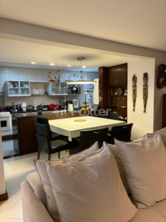 Image 4 - 1023435
