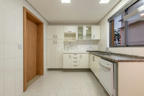 Image 22 - 1023600