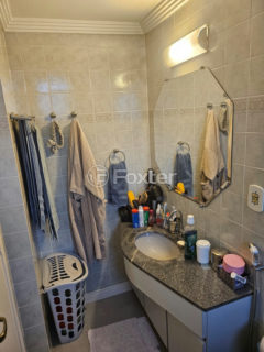 Image 8 - 1023742