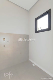 Image 3 - 1023977