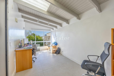 Image 37 - 1024005