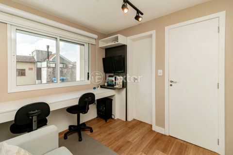 Image 22 - 1024202