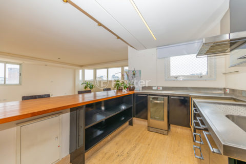 Image 31 - 1024235