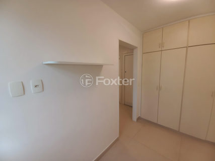 Image 32 - 1024665