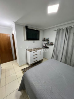 Image 37 - 1024723