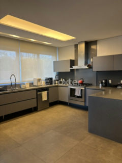 Image 11 - 1024929