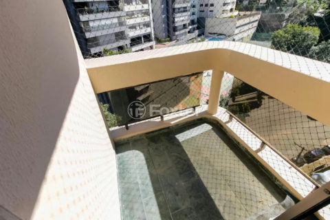 Image 22 - 1024959