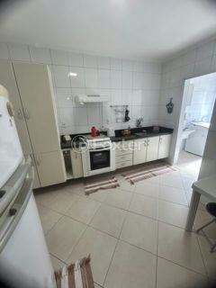Image 3 - 1025000