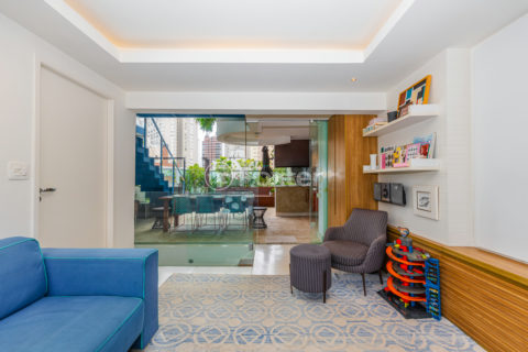 Image 31 - 1025043