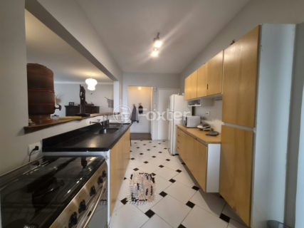 Image 30 - 1025226