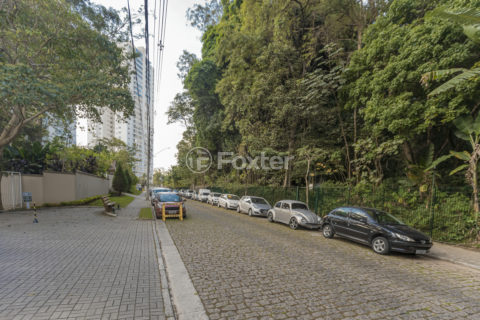 Image 37 - 1025297