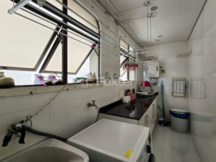 Image 21 - 1025370