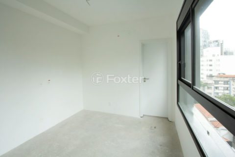Image 10 - 1025580