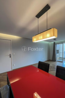 Image 12 - 1025589