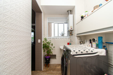 Image 32 - 1025600