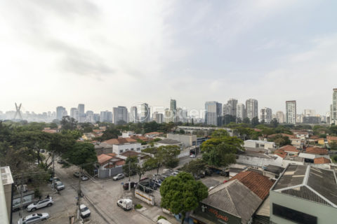 Image 17 - 1025632