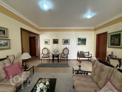 Image 37 - 1025671