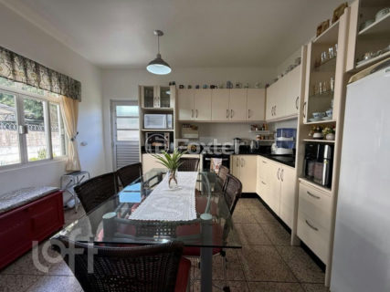 Image 6 - 1025671