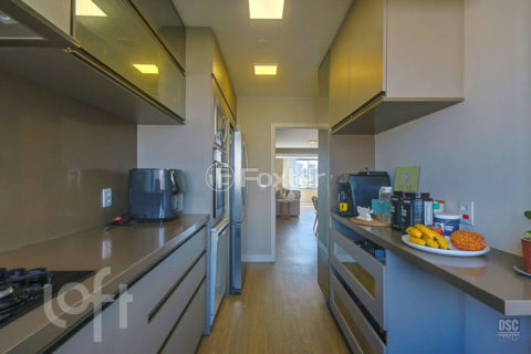 Image 10 - 1025714