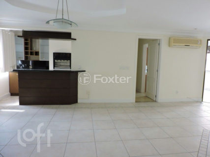 Image 3 - 1025715
