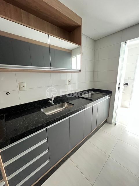 Image 11 - 1025720