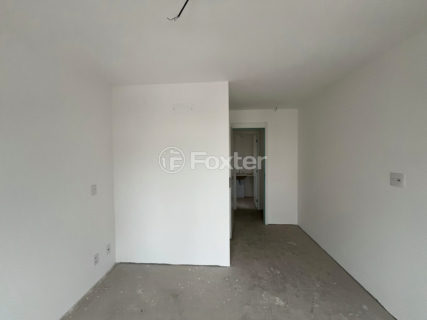 Image 7 - 1025740