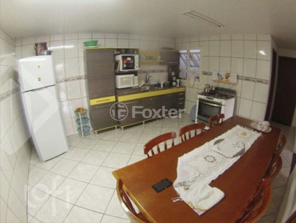 Image 4 - 1025782