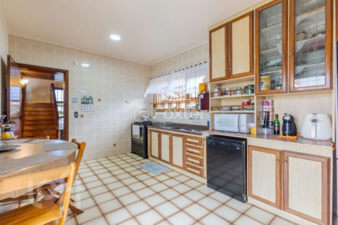 Image 30 - 1025812