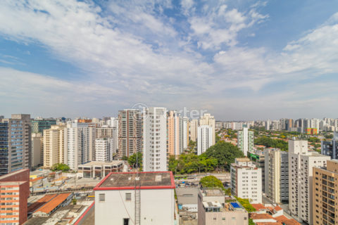 Image 4 - 1025827