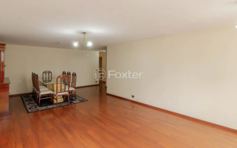 Image 4 - 1025856