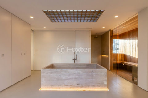 Image 40 - 1025861