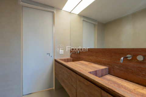 Image 30 - 1025861