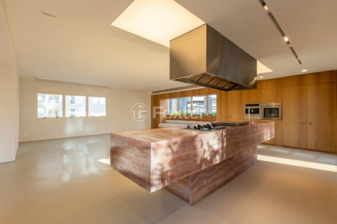 Image 38 - 1025861