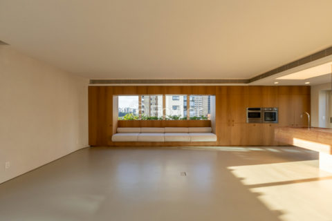 Image 39 - 1025861