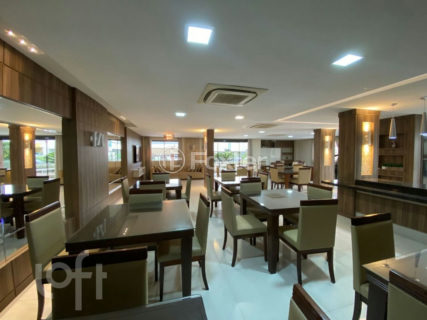 Image 35 - 1025887
