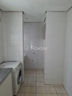 Image 6 - 1025894