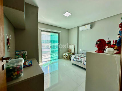 Image 43 - 1025992