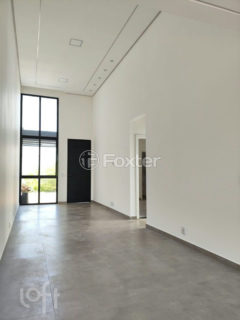 Image 4 - 1026001