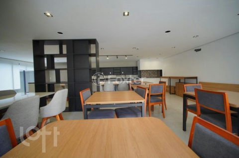 Image 21 - 1026335