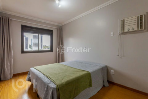 Image 3 - 1026342