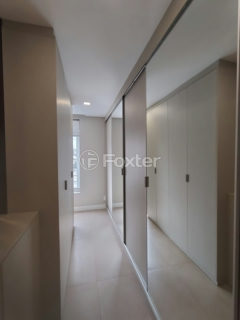 Image 10 - 1026394
