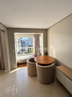Image 21 - 1026618
