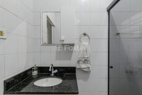 Image 4 - 1026628