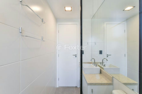 Image 9 - 1026661