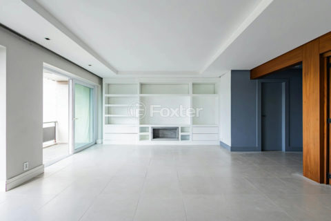 Image 2 - 1026677