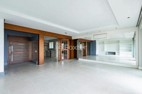 Image 5 - 1026677