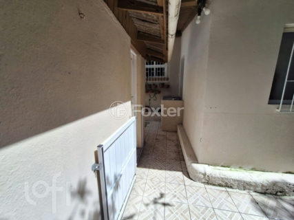 Image 4 - 1026678