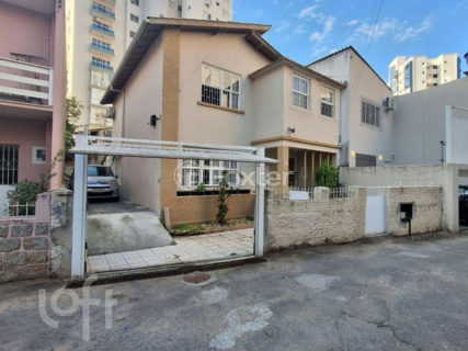 Image 33 - 1026678